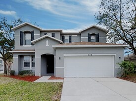 2117 Hunters Greene Dr in Lakeland, FL - Building Photo