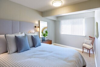 Washington Townhomes in San Lorenzo, CA - Building Photo - Building Photo