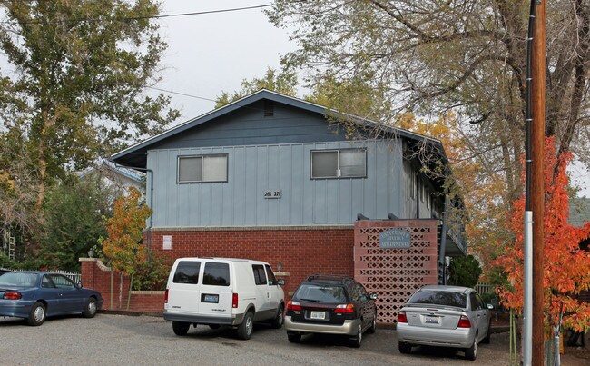 University Studio Apartments in Reno, NV - Building Photo - Building Photo