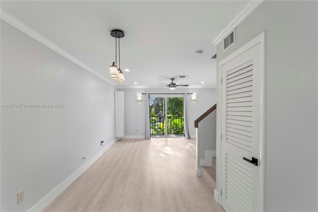 8600 SW 67th Ave in Miami, FL - Building Photo - Building Photo