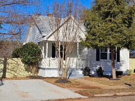 118 County Rd in Spartanburg, SC - Building Photo