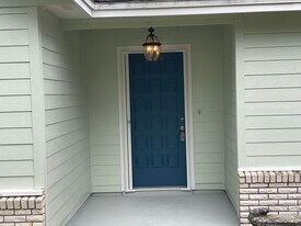 2716 NW 68th Ave in Gainesville, FL - Building Photo