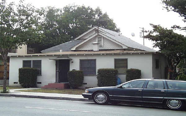 318 E Verdugo Ave in Burbank, CA - Building Photo - Building Photo