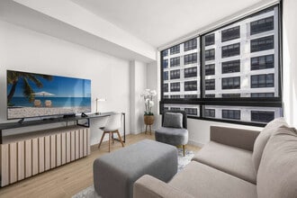 225 N Miami Ave in Miami, FL - Building Photo - Building Photo