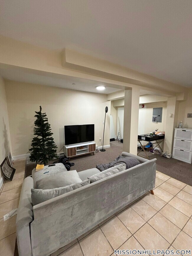 881 Huntington Ave in Boston, MA - Building Photo - Building Photo