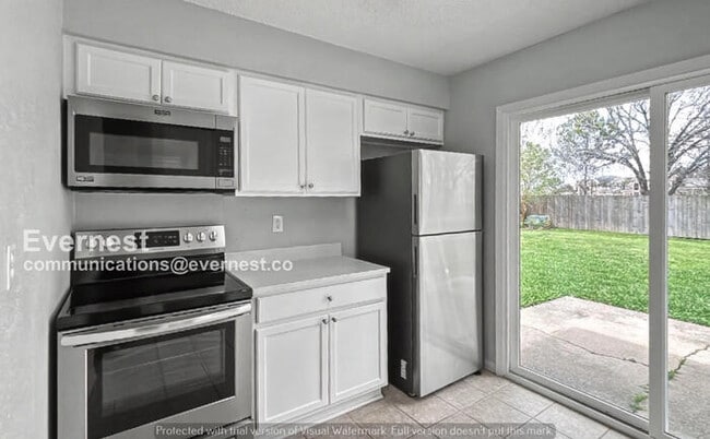 8515 Lazy Brook Ln, Unit 05-203 in La Porte, TX - Building Photo - Building Photo