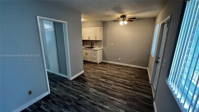 2211 Lincoln St in Hollywood, FL - Building Photo - Building Photo