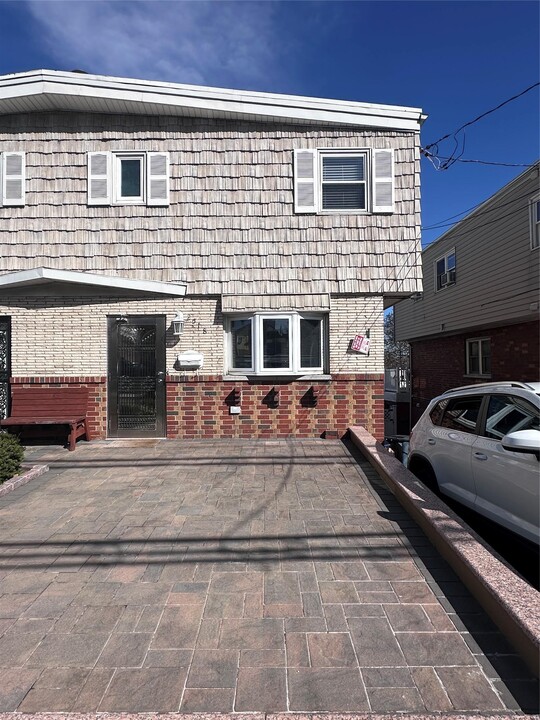 2518 Tiemann Ave in Bronx, NY - Building Photo
