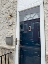 2606 E Madison St in Philadelphia, PA - Foto de edificio - Building Photo