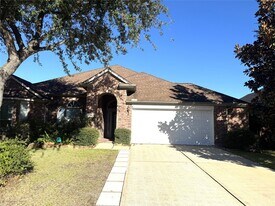 2910 Sandleigh Dr in Spring, TX - Building Photo