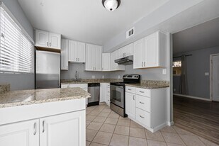 1615 Cottonwood Dr, Unit 9 in Louisville, CO - Building Photo
