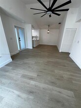 2450 SW 85th Ave in Miramar, FL - Building Photo - Building Photo