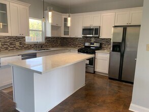 14203 Cloverhill Blvd in Baton Rouge, LA - Building Photo - Building Photo