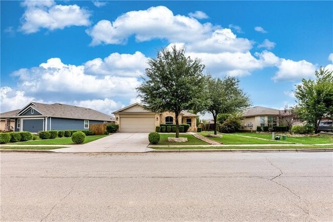 107 Creston St in Hutto, TX - Building Photo - Building Photo