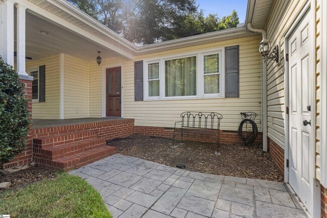 112 N Rockview Dr in Greenville, SC - Building Photo - Building Photo