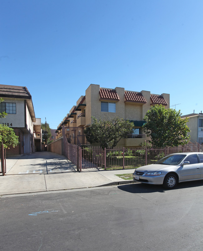 1118 Kenmore Ave in Los Angeles, CA - Building Photo - Building Photo