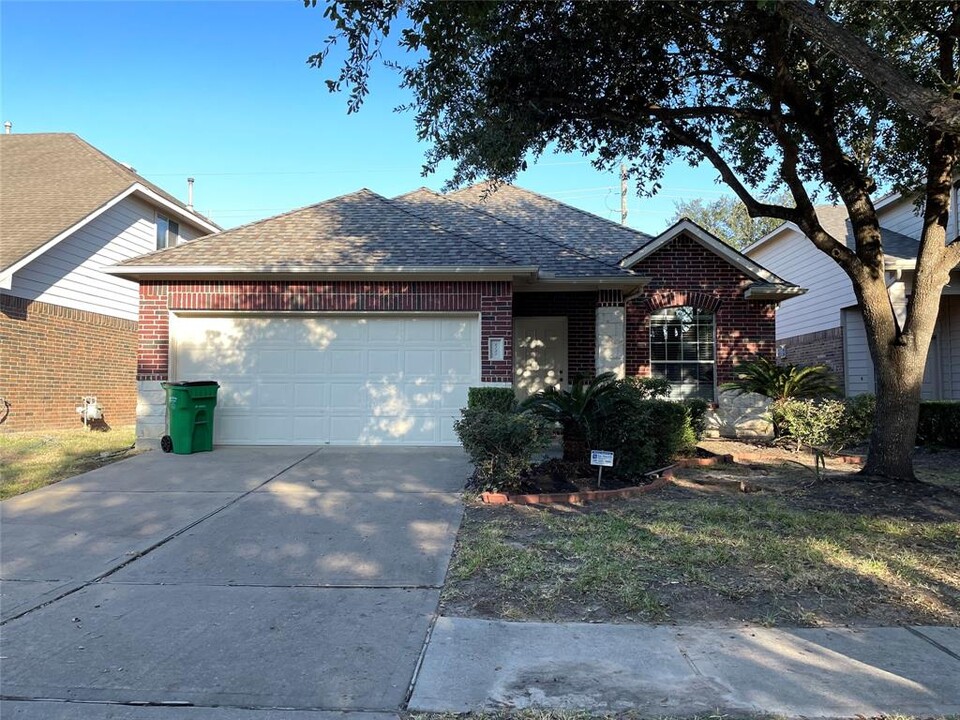 6131 Starbrook Creek Dr in Katy, TX - Building Photo