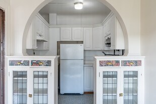 SYLVESTER MANOR APARTMENTS in Flint, MI - Building Photo