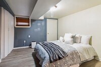 645 Stirling St photo'