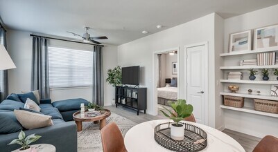 100 Hogan St in Houston, TX - Building Photo - Building Photo