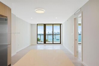 1500 Bay Rd, Unit N-0303 in Miami Beach, FL - Building Photo - Building Photo