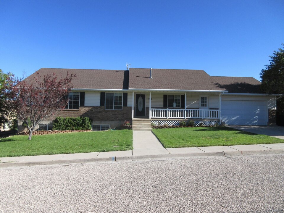 1976 W 320 S in Cedar City, UT - Foto de edificio