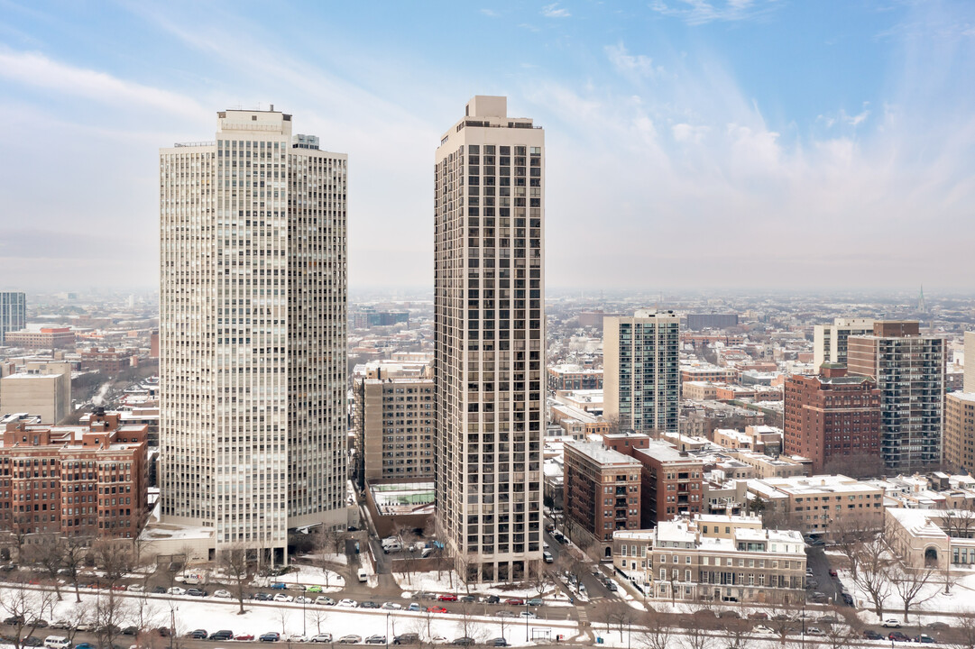 2650 N Lakeview Ave in Chicago, IL - Foto de edificio