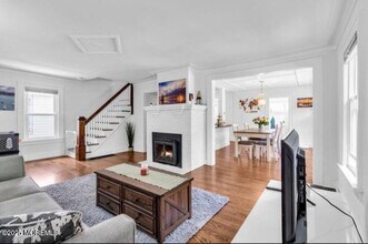 208 E Bergen Pl in Red Bank, NJ - Building Photo - Building Photo