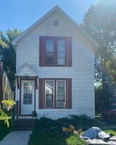 239 Chippewa St in Eau Claire, WI - Building Photo
