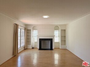 173 Mariposa Ave in Los Angeles, CA - Building Photo - Building Photo