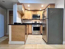 8 Juniper St, Unit 18 in Brookline, MA - Building Photo