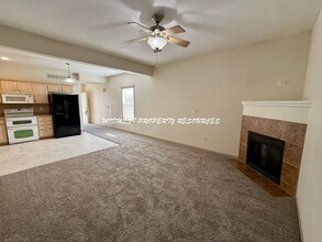 1010 Renee Lynde Dr in Pleasant Hill, MO - Building Photo - Building Photo