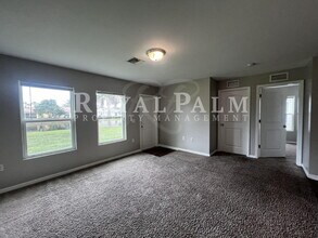 18319 Gibraltar Ln in Lehigh Acres, FL - Foto de edificio - Building Photo