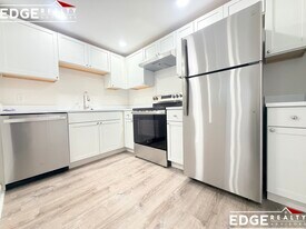 1105 Lexington St, Unit 9-1 in Waltham, MA - Building Photo