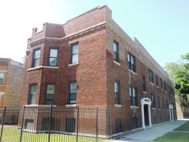 634-640 N Lamon in Chicago, IL - Foto de edificio - Building Photo