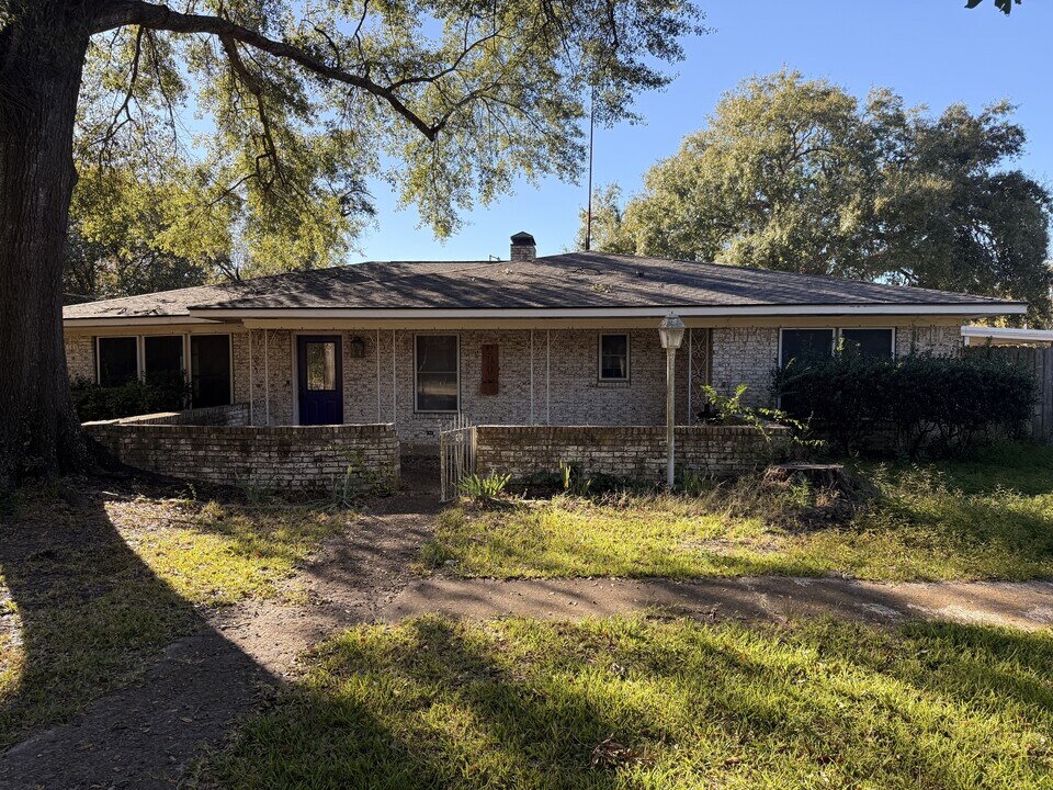 200 S Birch St in Van, TX - Building Photo