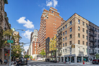 1021-1027 Madison Ave in New York, NY - Building Photo - Building Photo