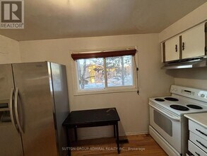 52 Dana Crescent in Vaughan, ON - Building Photo - Building Photo