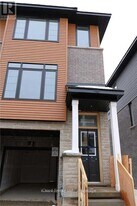 461 Blackburn Dr in Brantford, ON - Building Photo