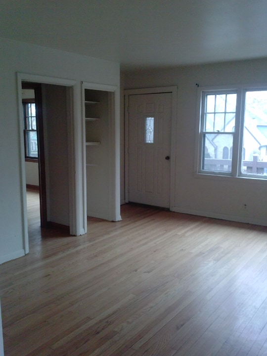 3233 N 53rd St in Milwaukee, WI - Building Photo