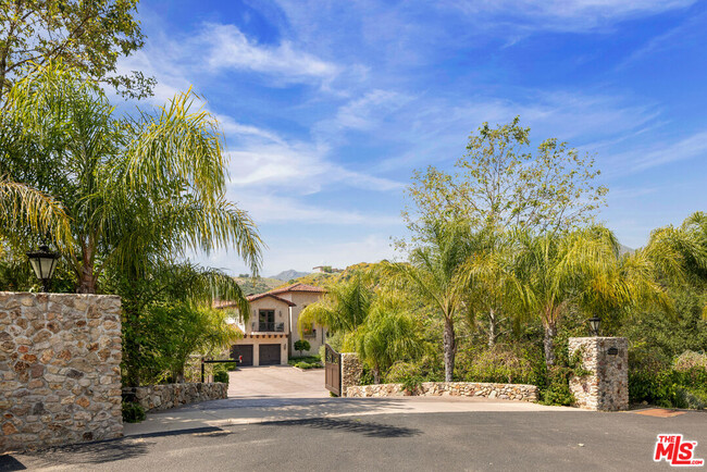 31823 Lobo Canyon Rd in Agoura Hills, CA - Building Photo - Building Photo