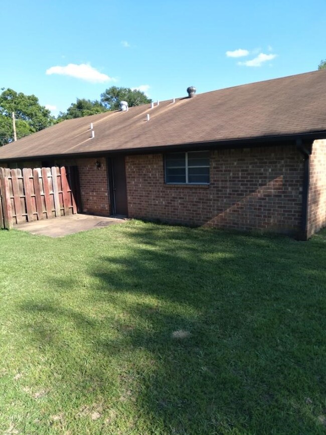 Eastgate Apartments in Gladewater, TX - Foto de edificio - Building Photo