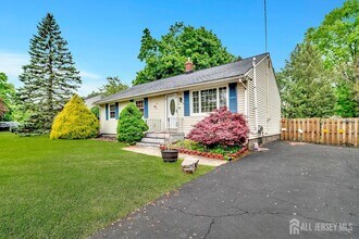 110 Willow Ave in Piscataway, NJ - Building Photo - Building Photo