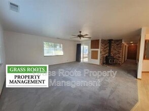 11751 Upper Cir Dr in Grass Valley, CA - Building Photo - Building Photo