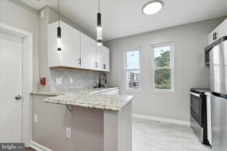 5912 Old York Rd, Unit 2ND FLR. in Philadelphia, PA - Building Photo - Building Photo