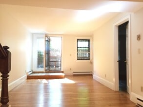 22 Yarmouth St, Unit 1 in Boston, MA - Foto de edificio - Building Photo