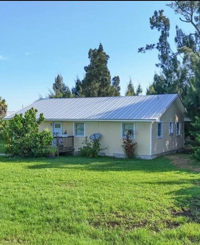 property at 4240 Commercial St