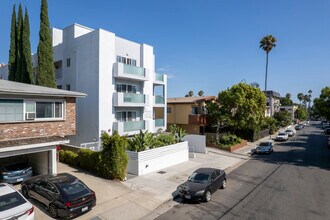 The Residence at 1400 Vista in Los Angeles, CA - Foto de edificio - Building Photo