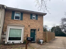 1621 Limestone Ct in Montgomery, AL - Building Photo