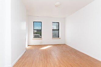 901 DeKalb Ave in Brooklyn, NY - Building Photo - Interior Photo